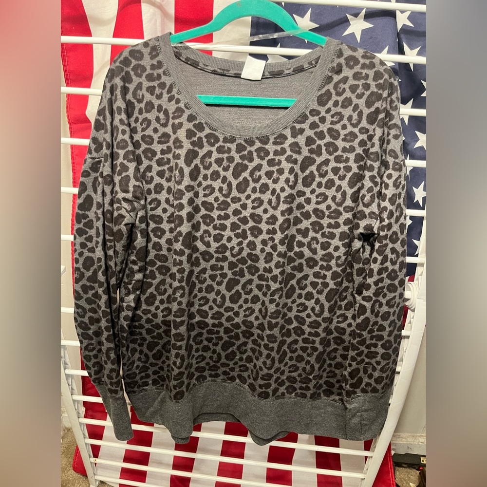 Large Avia sweatshirt